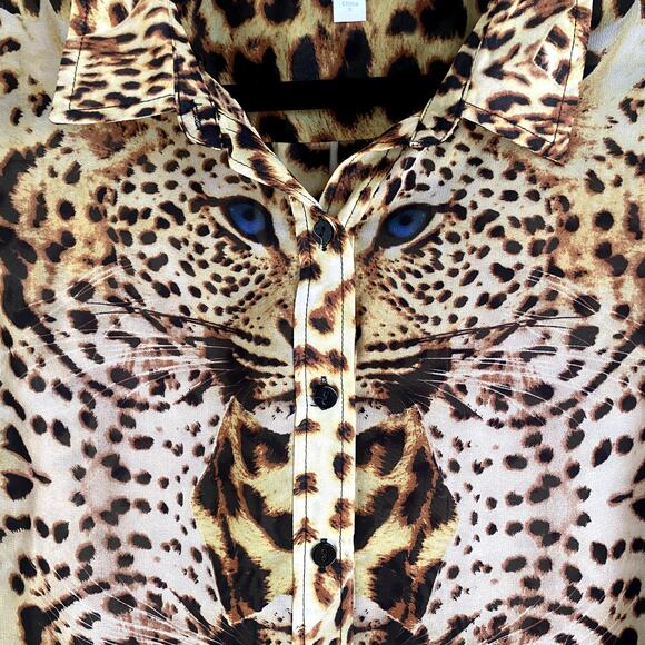 Harlow Zee cheetah face button down top size small - Picture 4 of 5